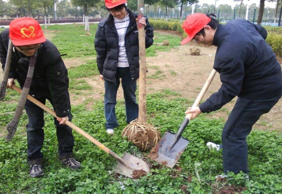 鑫業(yè)潤(rùn)滑油植樹節(jié)