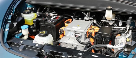 請(qǐng)了解這幾種電動(dòng)汽車機(jī)艙內(nèi)油液 中國(guó)潤(rùn)滑油網(wǎng)