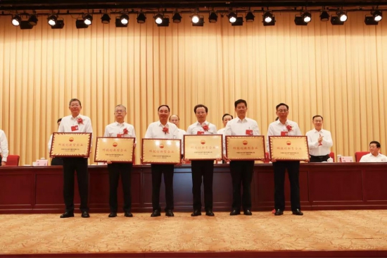 高鐵齒輪油、特高壓變壓器油、機(jī)器人潤滑脂等領(lǐng)域打破國外產(chǎn)品壟斷