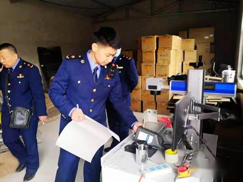 吉林公主嶺破獲一起汽車潤滑油侵犯注冊商標專用權(quán)案