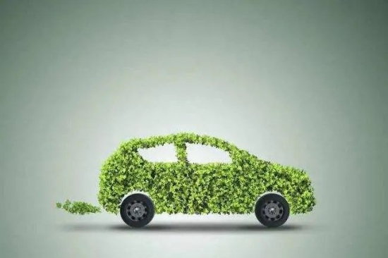 2021年中國(guó)汽車產(chǎn)銷分別為2608.2萬輛和2627.5萬輛